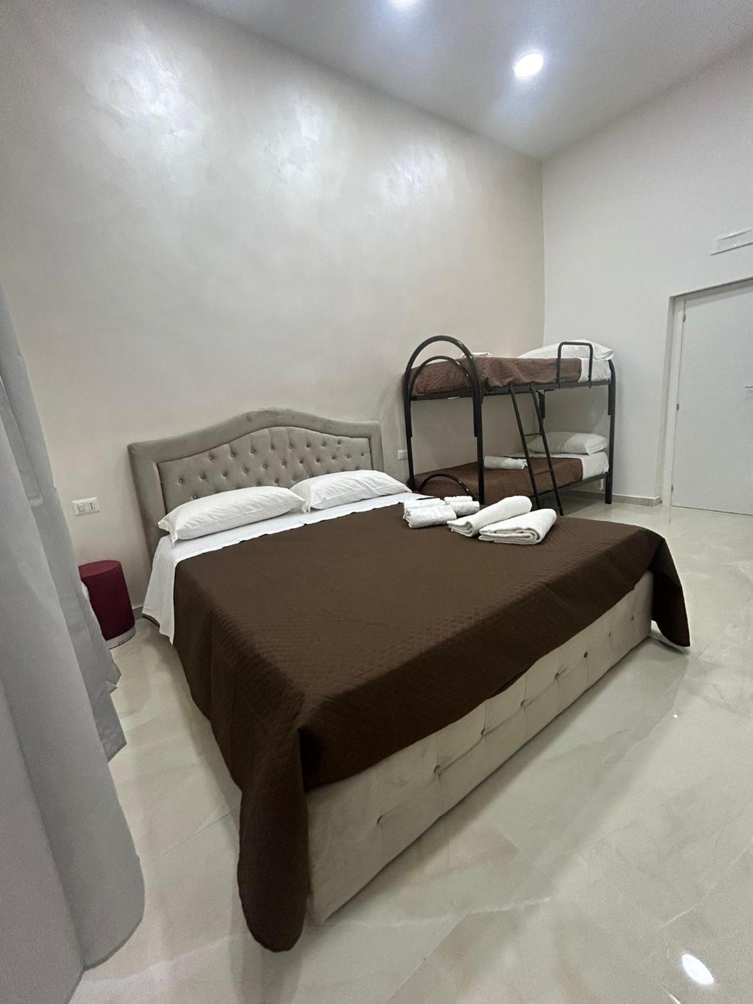 Luxury Rooms Carbonara 95 Nápoles Exterior foto