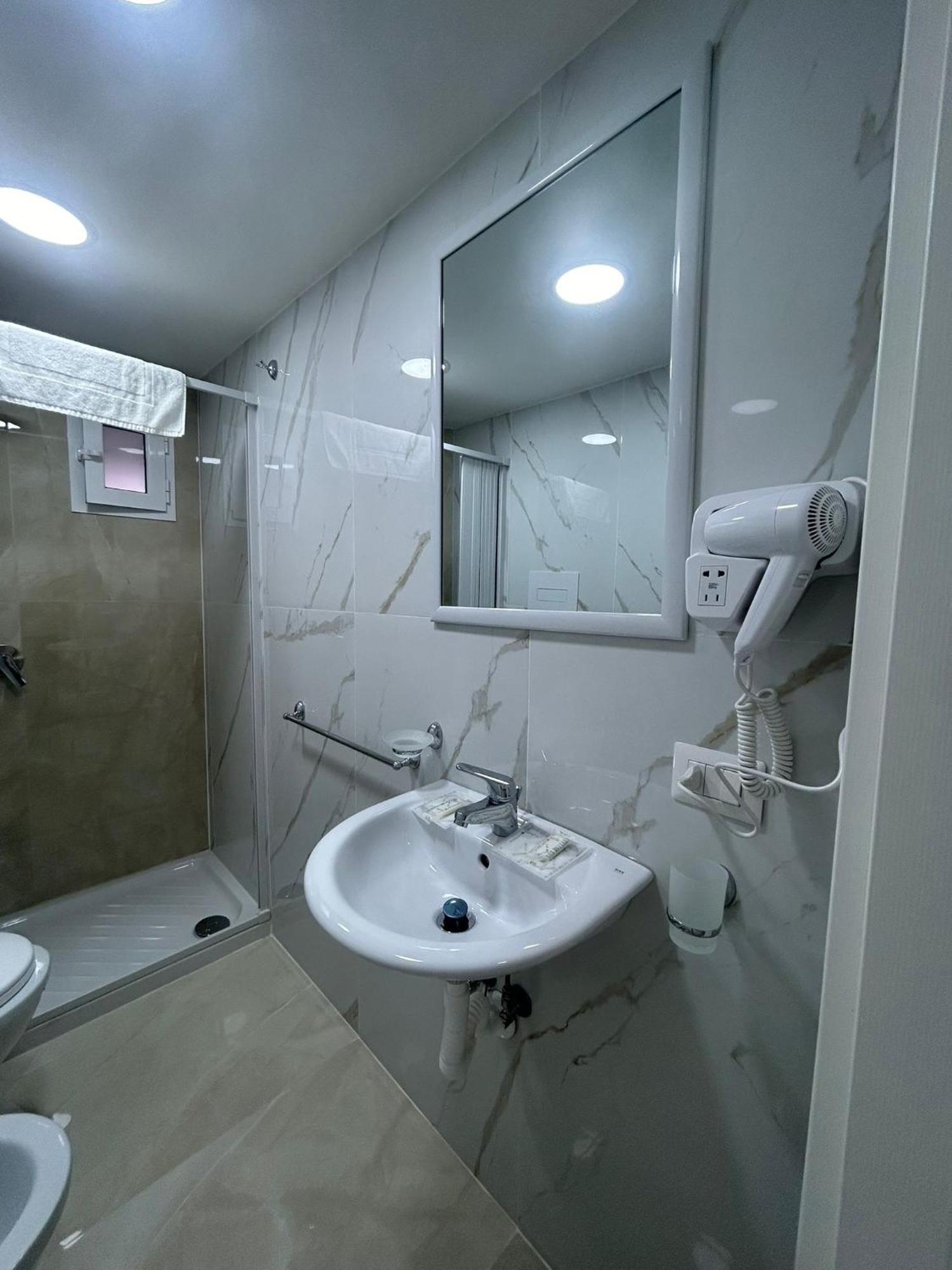 Luxury Rooms Carbonara 95 Nápoles Exterior foto