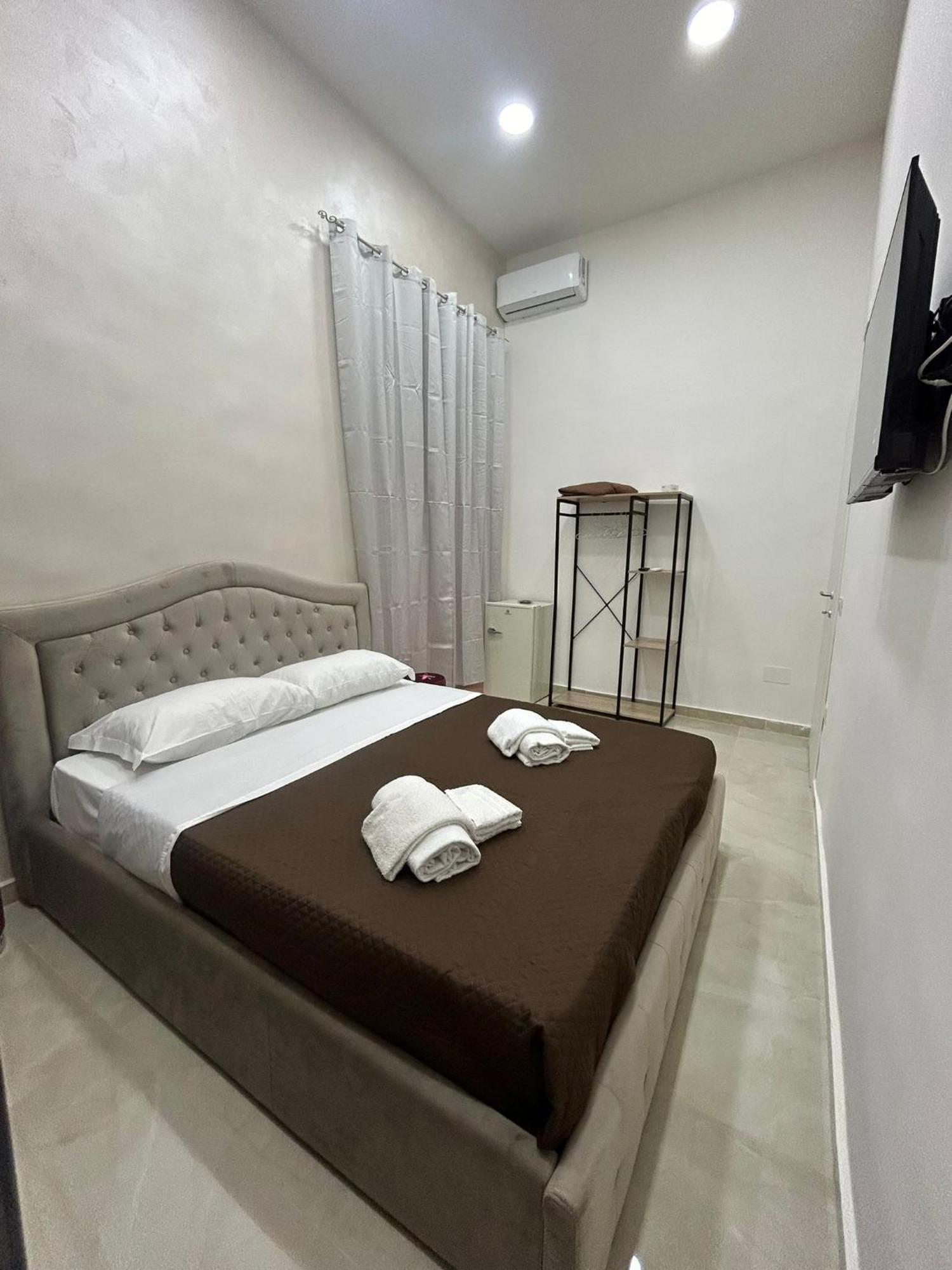 Luxury Rooms Carbonara 95 Nápoles Exterior foto
