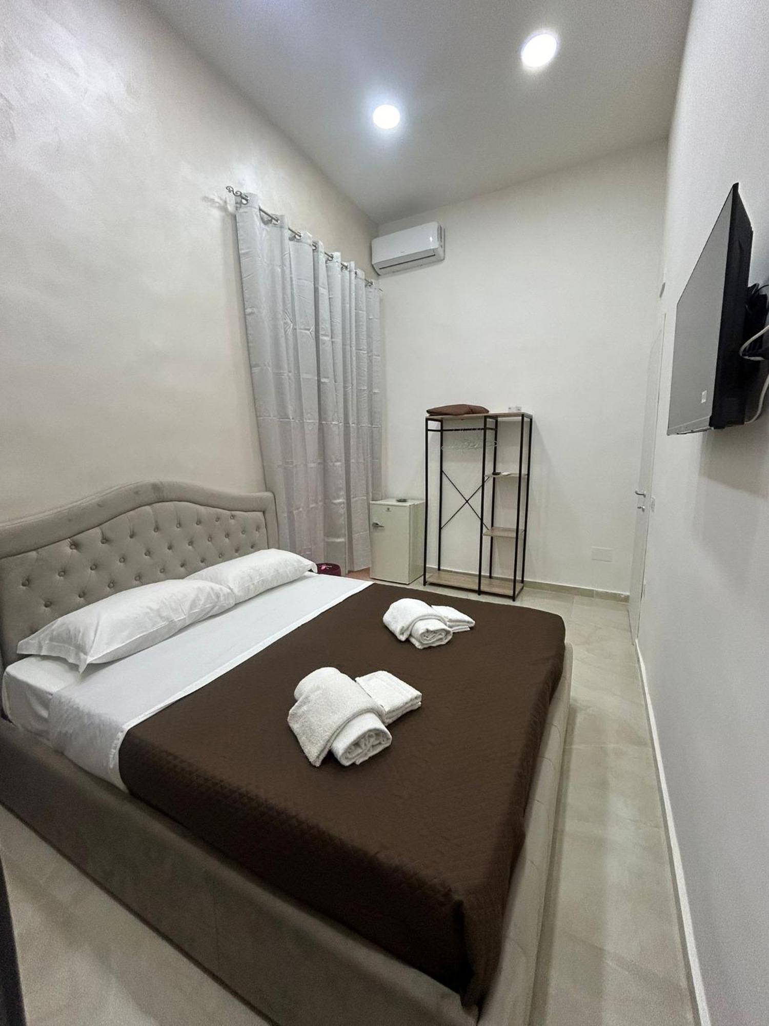 Luxury Rooms Carbonara 95 Nápoles Exterior foto
